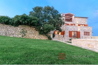 020 2021 236 near zadar luxury stone villa for sale