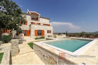 020 2021 236 near zadar luxury stone villa for sale