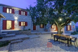020 2021 236 near zadar luxury stone villa for sale