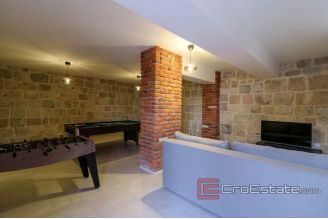 020 2021 236 near zadar luxury stone villa for sale