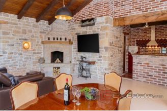 020 2021 235 trogir dalmatian estate for sale