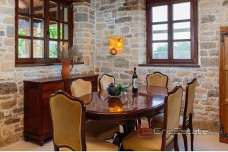 020 2021 235 trogir dalmatian estate for sale