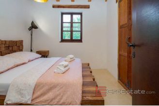 020 2021 235 trogir dalmatian estate for sale