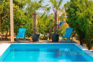 020 2021 235 trogir dalmatian estate for sale