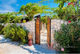 020 2021 235 trogir dalmatian estate for sale