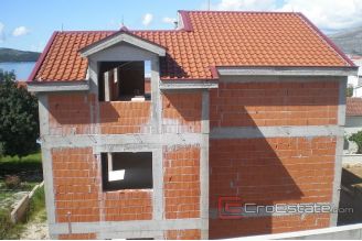 013 4976 30 island ciovo unfinished house for sale