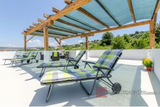 020 2022 220 near rogoznica modern villa with pool for sale