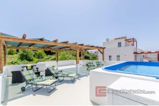 020 2022 220 near rogoznica modern villa with pool for sale