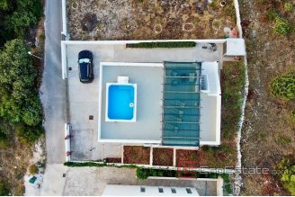020 2022 220 near rogoznica modern villa with pool for sale