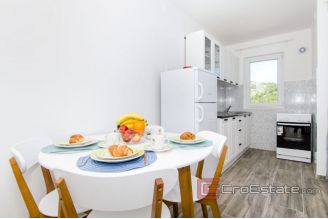 020 2022 220 near rogoznica modern villa with pool for sale