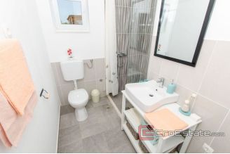 020 2022 220 near rogoznica modern villa with pool for sale