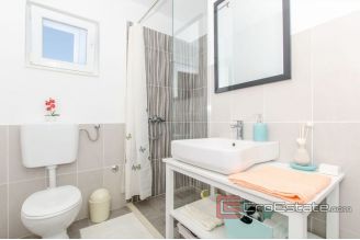 020 2022 220 near rogoznica modern villa with pool for sale