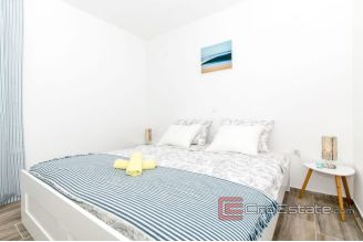 020 2022 220 near rogoznica modern villa with pool for sale
