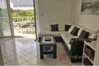 010 4975 30 island brac apartment with sea view for sale