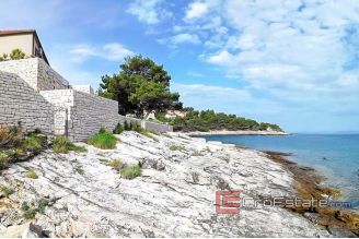 12 4973 30 Brac apartment for sale
