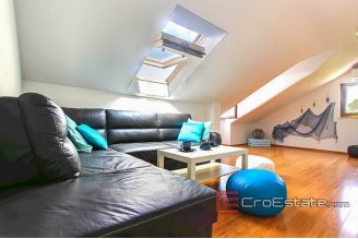 12 4973 30 Brac apartment for sale