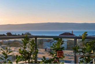 01 2013 123 Split area apartment sea view for sale