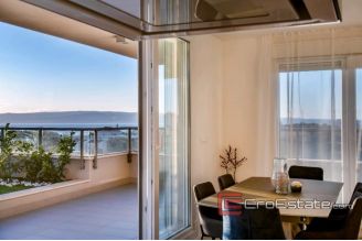 20 2013 123 Split area apartment sea view for sale