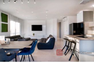 20 2013 123 Split area apartment sea view for sale