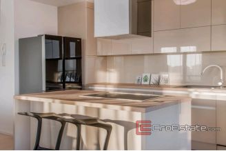 20 2013 123 Split area apartment sea view for sale