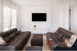 20 2013 123 Split area apartment sea view for sale