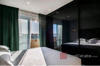 20 2013 123 Split area apartment sea view for sale