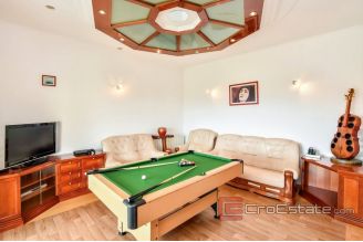 020 2021 232 kastela villa with swimming pool for sale