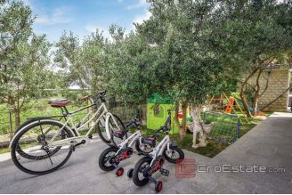 020 2021 232 kastela villa with swimming pool for sale