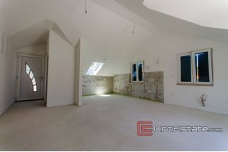 15 2011 88 Brac house sea view for sale