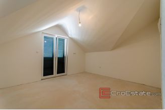 15 2011 88 Brac house sea view for sale