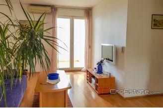 09 2025 28 Split apartment for sale