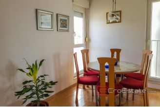 09 2025 28 Split apartment for sale
