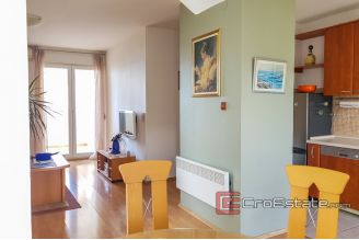 09 2025 28 Split apartment for sale