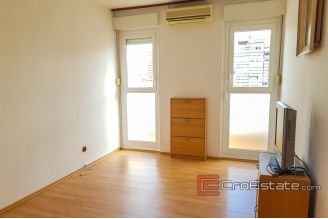 09 2025 28 Split apartment for sale