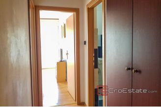 09 2025 28 Split apartment for sale