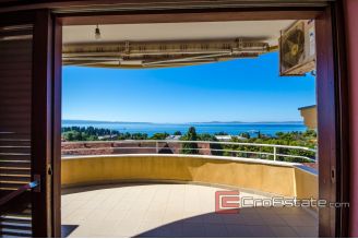 15 2013 92 Split 3 bedroom apartment for sale