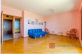 15 2013 92 Split 3 bedroom apartment for sale