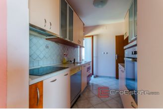 15 2013 92 Split 3 bedroom apartment for sale