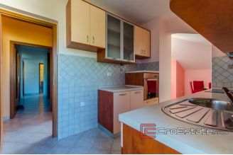 15 2013 92 Split 3 bedroom apartment for sale