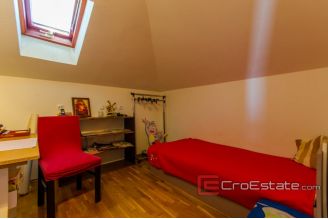 15 2013 92 Split 3 bedroom apartment for sale