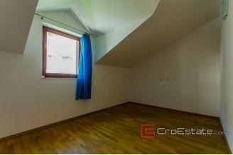 15 2013 92 Split 3 bedroom apartment for sale
