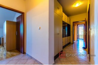 15 2013 92 Split 3 bedroom apartment for sale