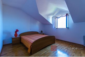 15 2013 92 Split 3 bedroom apartment for sale