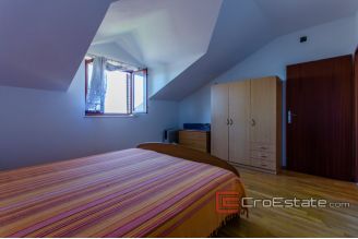 15 2013 92 Split 3 bedroom apartment for sale