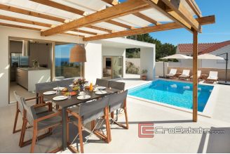 20 2025 27 Hvar villa sea view for sale