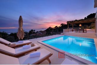 20 2025 27 Hvar villa sea view for sale