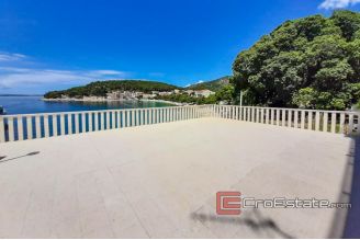 12 2016 416 Omis hotel house first row for sale