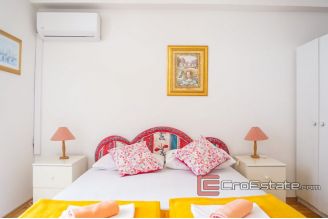 12 2016 416 Omis hotel house first row for sale