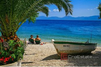 12 2016 416 Omis hotel house first row for sale