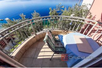 13 2016 415 Omis apartment house first row for sale